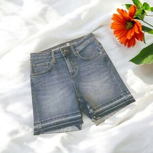 New With Tag Max Studio Indigo Denim Shorts Women's Size 4 High-Rise Raw Hem